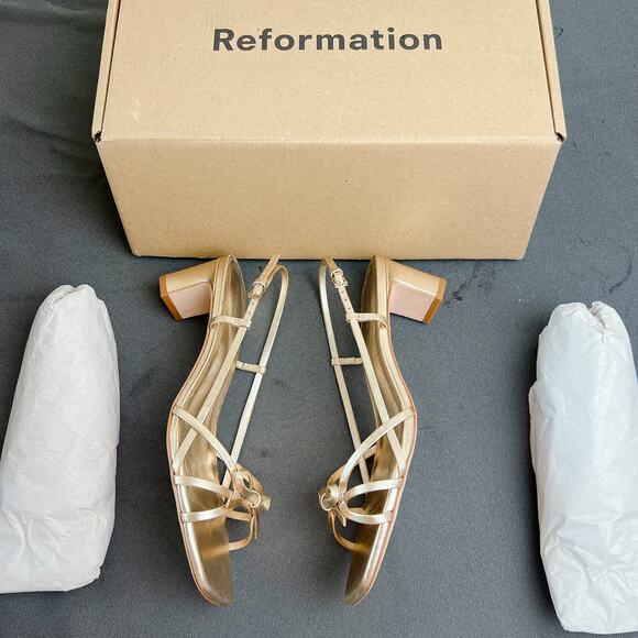 NEW! Reformation sally bow heels Size 7 - Picture 8 of 8